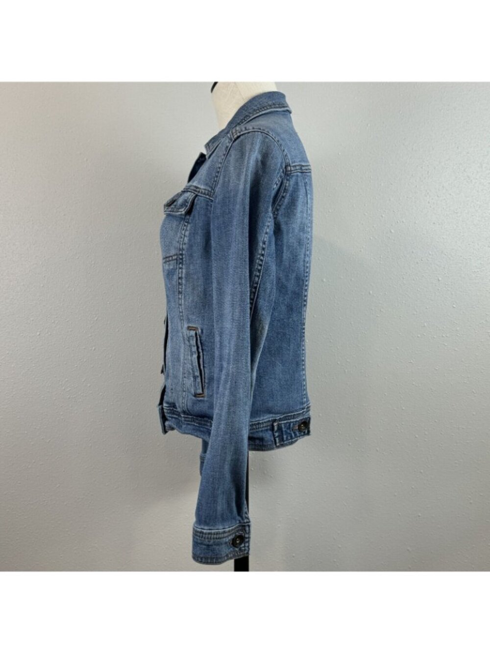 Merona Jean Jacket Womens Size XS Blue Denim Button Up Collared 4 Pockets Casual - Picture 2 of 13